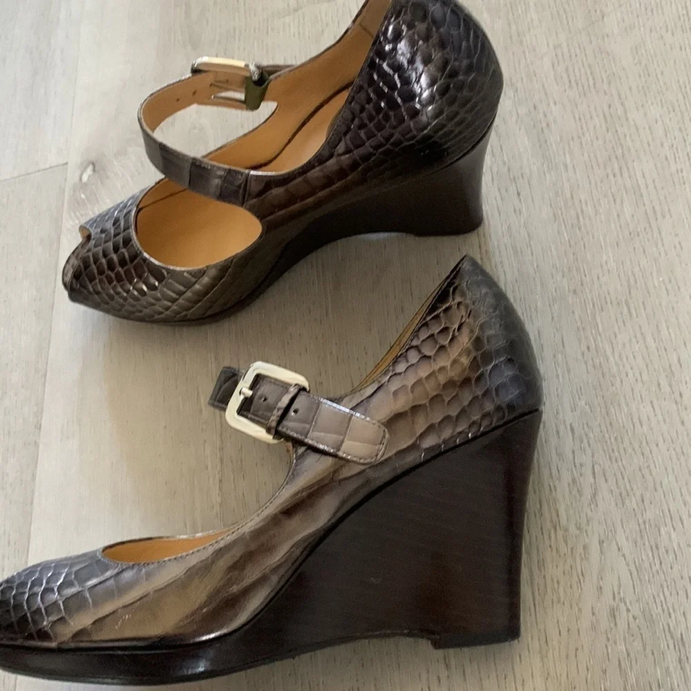 Color Haan Peep Toe Wedges‎ 8 B snake skin
